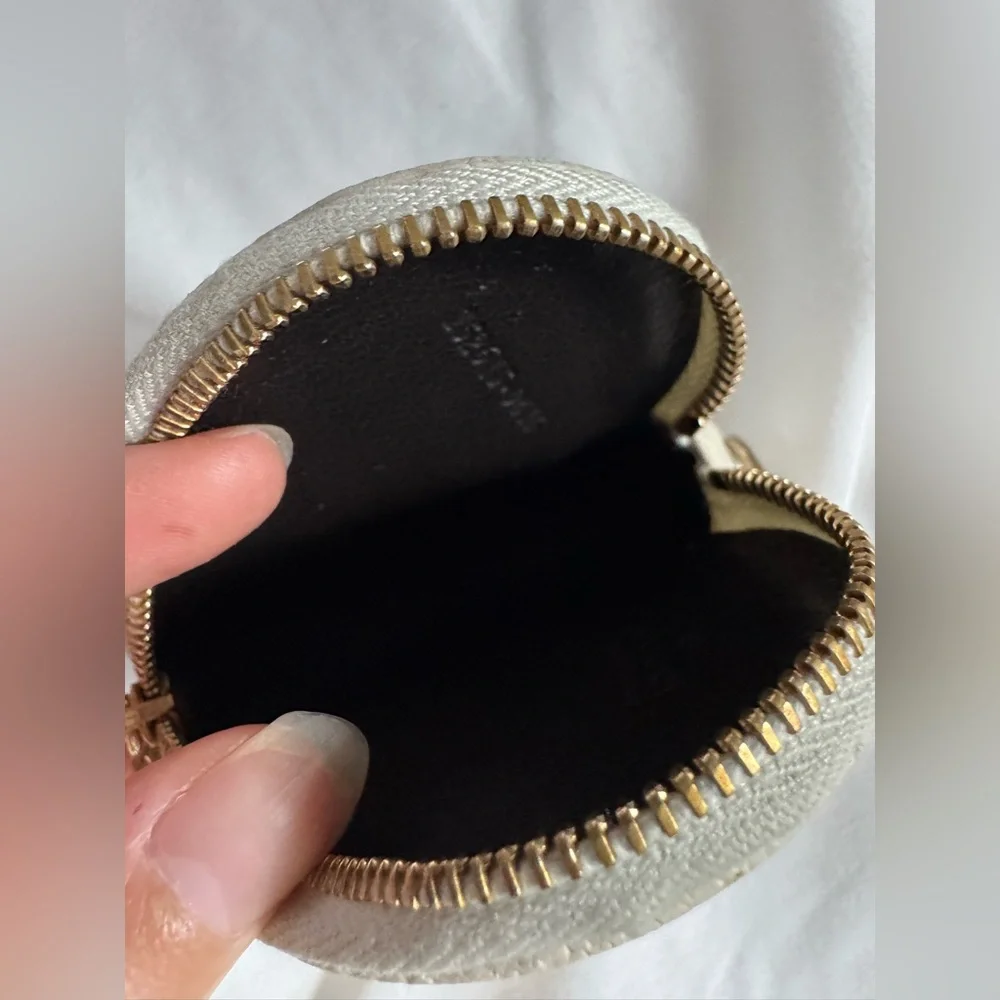 Gucci Heart Coin Purse Authentic - Picture 6 of 8